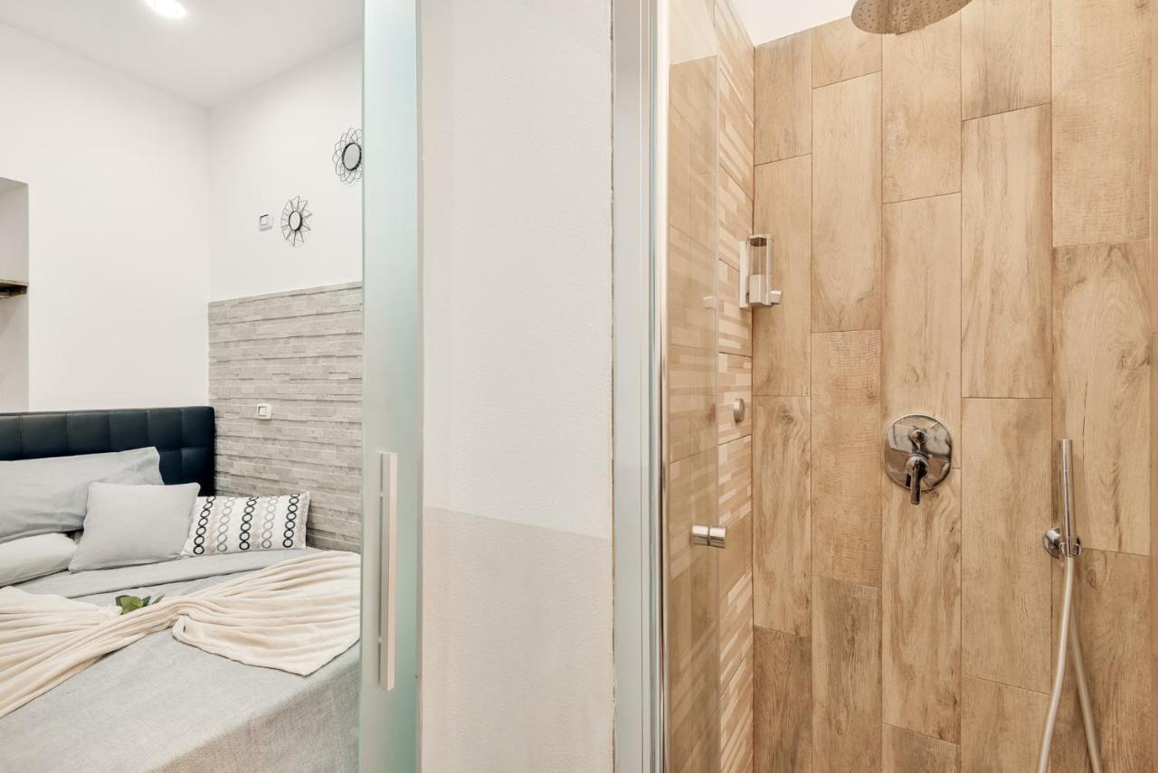 Alby Express Rooms La Spezia Bagian luar foto