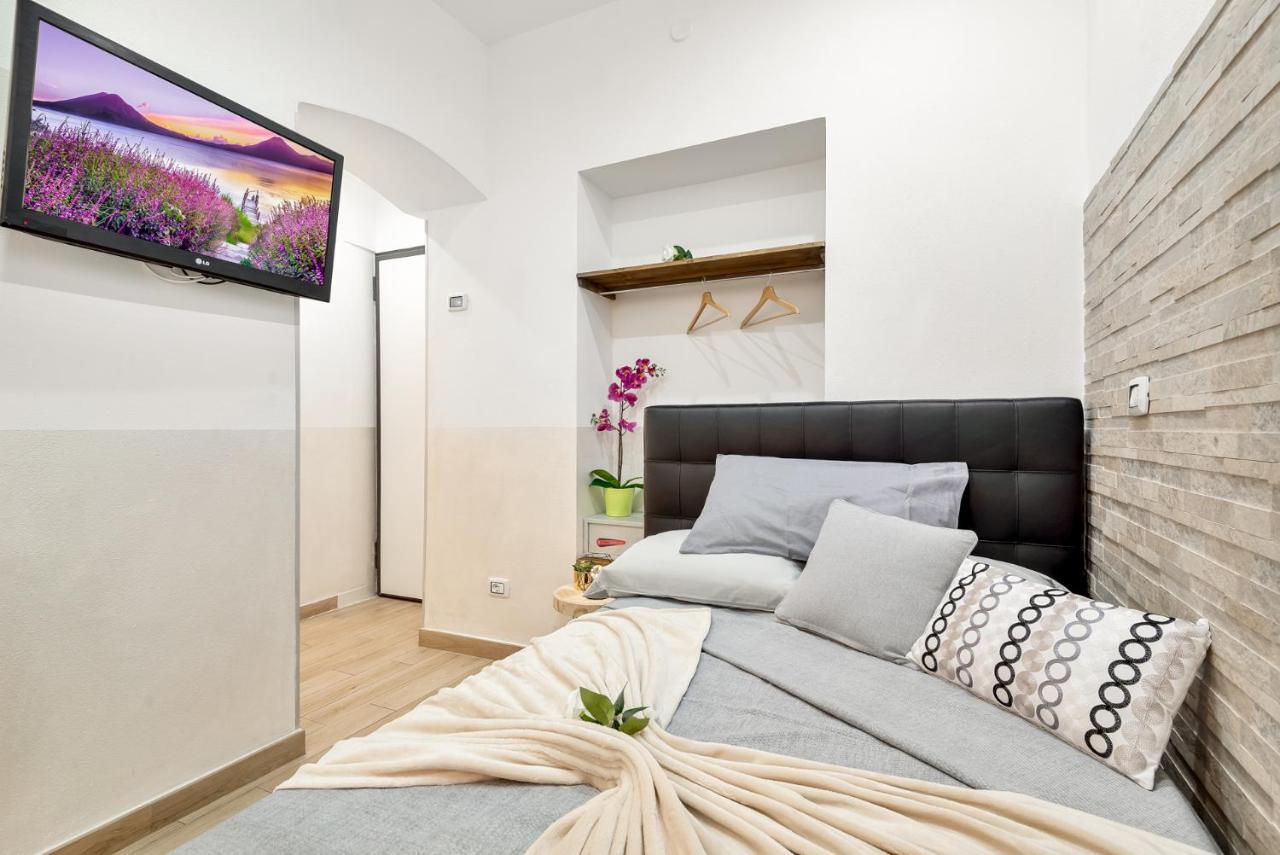Alby Express Rooms La Spezia Bagian luar foto